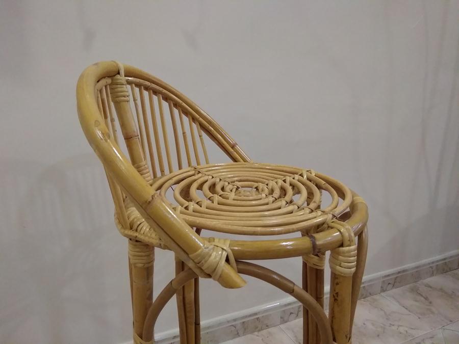 TABURETE ALTO CON RESPALDO | Muebles Bambus