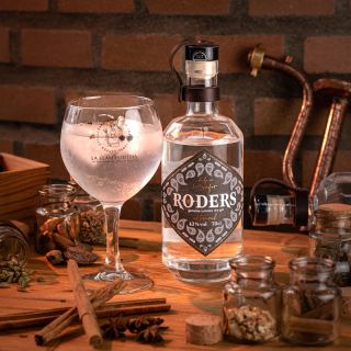 Ginebra Roders  (75cl · 43%)
