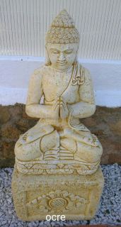 Buda grande con pedestal
