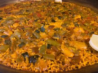 Vegetable paella