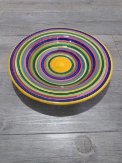 Platos de cerámica a rayas
