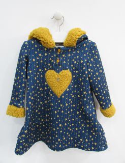 Vestido Nekenia corazon con capucha para niña