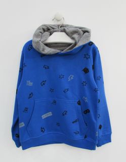 Sudadera con bolsillo canguro y capucha para niño