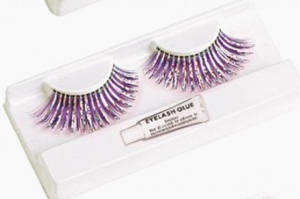 Pestañas violeta y plata