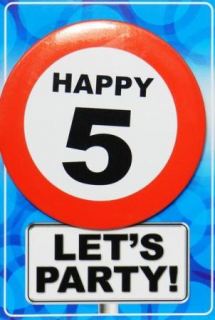 Tarjeta de cumpleaños con chapa happy 5