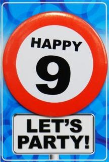 Tarjeta de cumpleaños con chapa happy 9