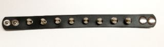 Brazalete piel clavos