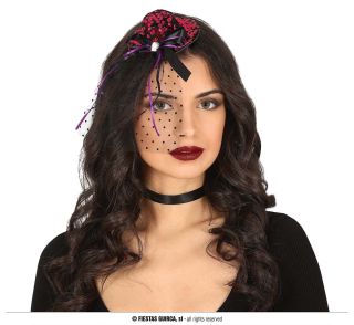Tocado gorrito con velo