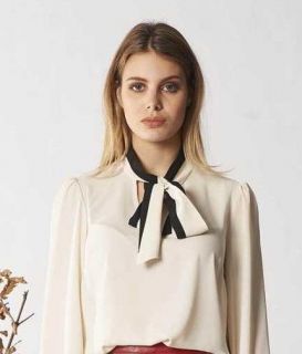 Blusa Giorgia & Johns lazo cuello