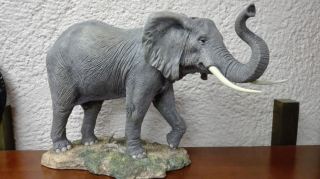Elefante resina 46 cm.