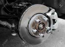 ¿Cómo saber si debes revisar los frenos de tú coche?